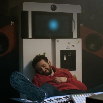 The flip flops Superdry William Lebghil on his account Instagram @williamlebghil