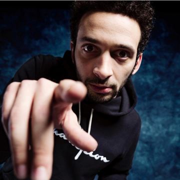 La sudadera con capucha Champion de William Lebghil en su cuenta de Instagram @williamlebghil