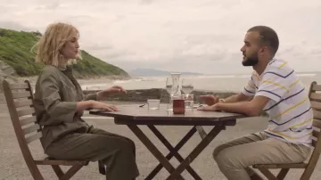 The combination pants green khaki worn by Alice Isaaz in Bigflo & Oli - Promises