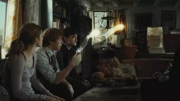Le déluminateur de Ron Weasley (Rupert Grint) dans Harry Potter et les Reliques de la mort - 1ère partie