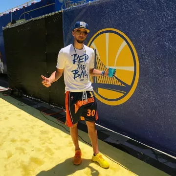 Rep The Bay Tee worn by Stephen Curry on his Instagram account