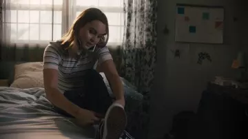 Les sneakers Vans portées McKenna Brady (Liana Liberato) dans Light as a Feather (S02E02)