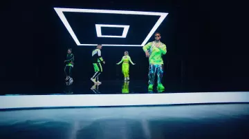 Le pull Balenciaga de Anuel AA dans son clip China avecDaddy Yan­kee, Ka­rol G, Ozuna & J Bal­vin
