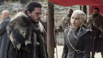 The replica of the costume of Jon Snow (Kit Harington) in Game of Thrones (S07E07)