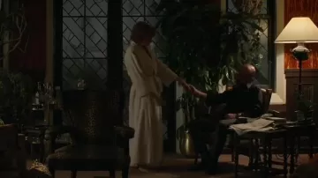 The white bathrobe worn by Gwen Verdon (Michelle Williams) in Fosse/Verdon (Season 01 Episode 01)