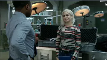 Derek Lam Long Sleeve Tee worn by Olivia Moore (Rose McIver) in iZombie (Season 05 Episode 12)