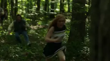 La tenue de Cheerleader de Camille Preaker (Sophia Lillis) dans Sharp Objects (S01E03)