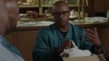 sneakers Nike Air Jordan with soles gold color of Simon (Sultan Salahuddin) in South Side (S01E01)