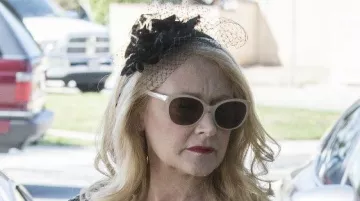 Sunglasses pink Adora Crellin (Patricia Clarkson) in Sharp Objects (S01E02)