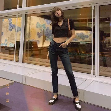 Alexander Wang Crop top worn by Lisa on the Instagram account @lalalalisa_m