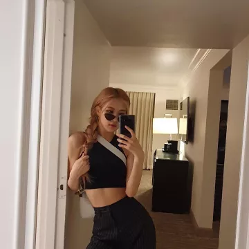 Balenciaga cat eye silver tone sunglasses worn by Rosé from BlackPink on her Instagram account @roses_are_rosie