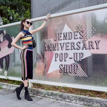 Jendes Studio Embroidered Seal Knit Top worn by Jen Wu on the Instagram  account @hannah_quinlivan