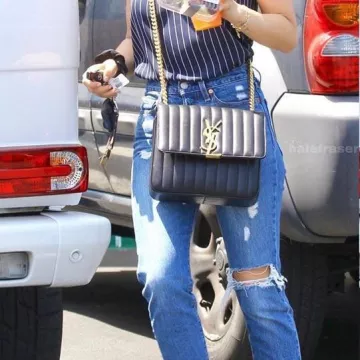 Levi's Wedgie High Rise Jeans In Higher Love usado por Lucy Hale Studio City 29 de julio de 2019