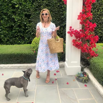 Draper James Straw Tote usado por Reese Witherspoon Instagram Post 28 de julio de 2019