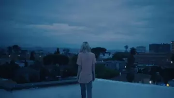 Le pantalon de jogging gris à bandes Aviator Nation porté par Jules Vaughn (Hunter Schafer) dans Euphoria (S01E07)