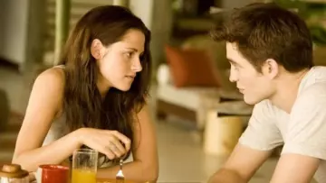The ring worn by Bella Swan (Kristen Stewart) in Twilight chapter 4 : Revelation, part 1