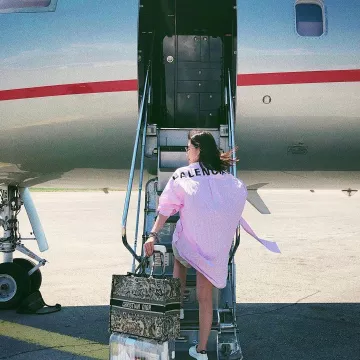 Dior Oblique tote bag worn by Chryseis Tan on her Instagram account @chrystan_x