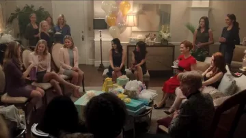 Kate Spade Bourgogne Lydia Talon porté par Cheryl Fleur (Madelaine Petsch) à Riverdale (Saison 01 Épisode 08)