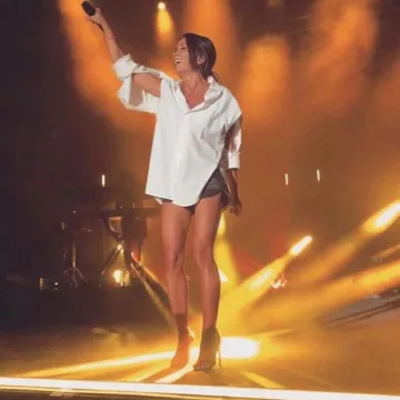 La chemise blanche portée par Jenifer sur son compte Instagram @jeniferofficiel