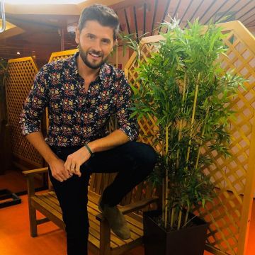Los jeans delgados negros de Christophe Beaugrand en su account@tof_beaugrand de Instagram