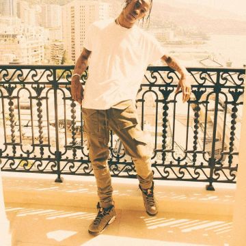 Nike Air Jordan 6 Retro Travis Scott baskets portées par Travis Scott sur son Instagram account @travisscott