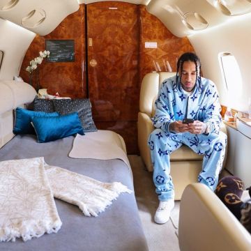 Zapatillas Nike Air Force 1'07 en color blanco usadas por Tyga en su cuenta de Instagram @tyga