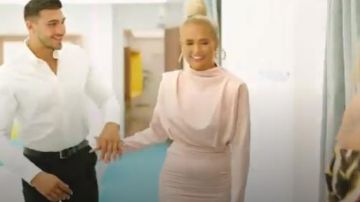 Mini vestido de cuello alto con raso de champán missguided usado por Molly Mae Hague en Love Island (Temporada 05 Episodio 57)