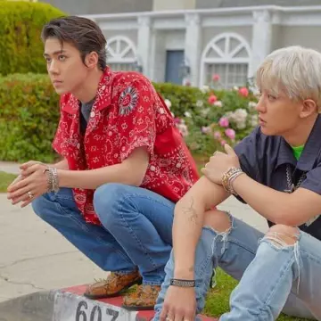 Mas­ter­mind World Printed red shirt worn by Sehun on the Instagram account @oohsehun