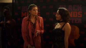 Rachel Comey Beau Mélange de Laine Moiré Blazer porté par Nomi Segal (Emily Arlook) adultes-ish (Saison 02, Épisode 20)