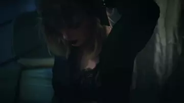 The bra worn by Taylor Swift in her video clip I Don't Wanna Live Forever with Zayn