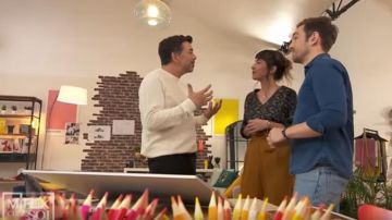 The Sweat-Shirt White with long sleeves worn by Stéphane Plaza in a Better home