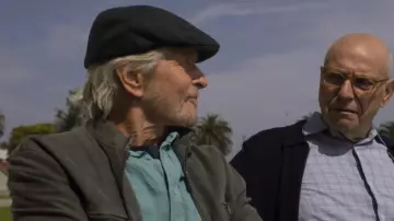 Noir bonnet de Laine Chapeau porté par Sandy Kominsky (Michael Douglas) dans Le Kominsky Méthode (S01E02)