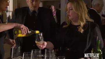 Black Bow Belt worn by Mindy Kominsky (Sarah Baker) in The Kominsky Method (S01E05)