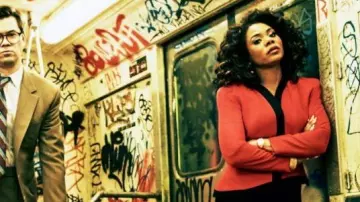 Red 80s Blazer worn by Dawn Towner (Regina Hall) in Black Monday (S01E01)