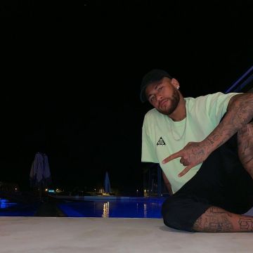 T shirt Nike ACG of Neymar on the account instagram of @neymarjr