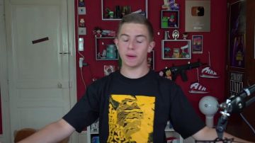 Sneakers Nike More Uptempo 720 of Michou in his youtube video YOU PREFER ! (Version Youtube) (2019)