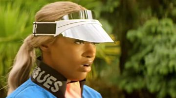 La visière Dior de Awa Imani dans son clip Liquid Money