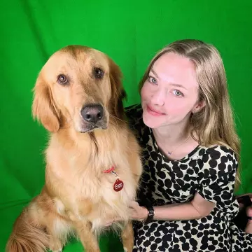 La Robe midi imprimée en crêpe de Amanda Seyfried sur le compte instagram de @mingey