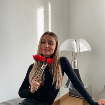 Le parfum flower by Kenzo de Chloé Bleinc sur le compte instagram de @chloebbbb