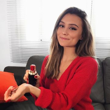 Le parfum Yes I Am de Chloé Bleinc sur le compte instagram de @chloebbbb