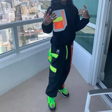 Zapatillas Versace Cross Chainer de Swae Lee en @swaelee