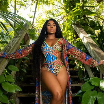 Le kimono imprimé de Ashanti sur le compte instagram de @ashanti