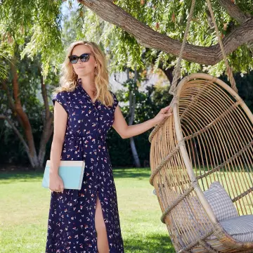 La robe longue à fleurs de Reese Witherspoon sur le compte instagram de @reesewitherspoon