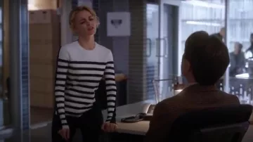 Rag & Bone en Noir et Blanc Cecilee Bande de laine Mérinos Mélange de Laine, le Pull porté par Det. Lizzie Needham (Bojana Novakovic) dans l'Instinct (Saison 01 Episode 06)