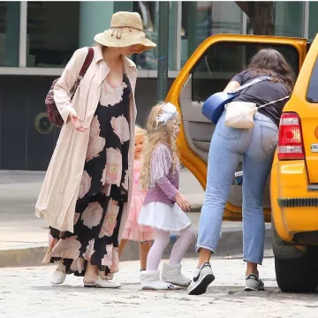 Chanel Bulle de Couette à Rabat Sac porté par Blake Lively, la Ville de New York, le 4 août 2019