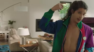 La veste multicolore vintage GG Gucci portée par Moha La Squale dans son clip Ma belle