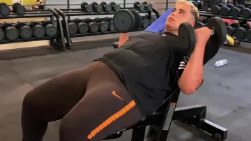 The pants nike football of Kameto in NEVER BIG EP05 : WE train EVERYWHERE