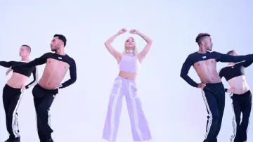Purple cropped tank top worn by Pabllo Vittar in Pabllo Vittar feat. Charli XCX - Flash Pose (Official Choreography)