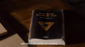 Le livre "Eine Reise Durch Die Zeit" dans la série Dark (S01E08)