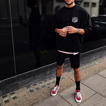 Sneakers Vans red made by Hugo Philip on his account instagram @hugophilip 